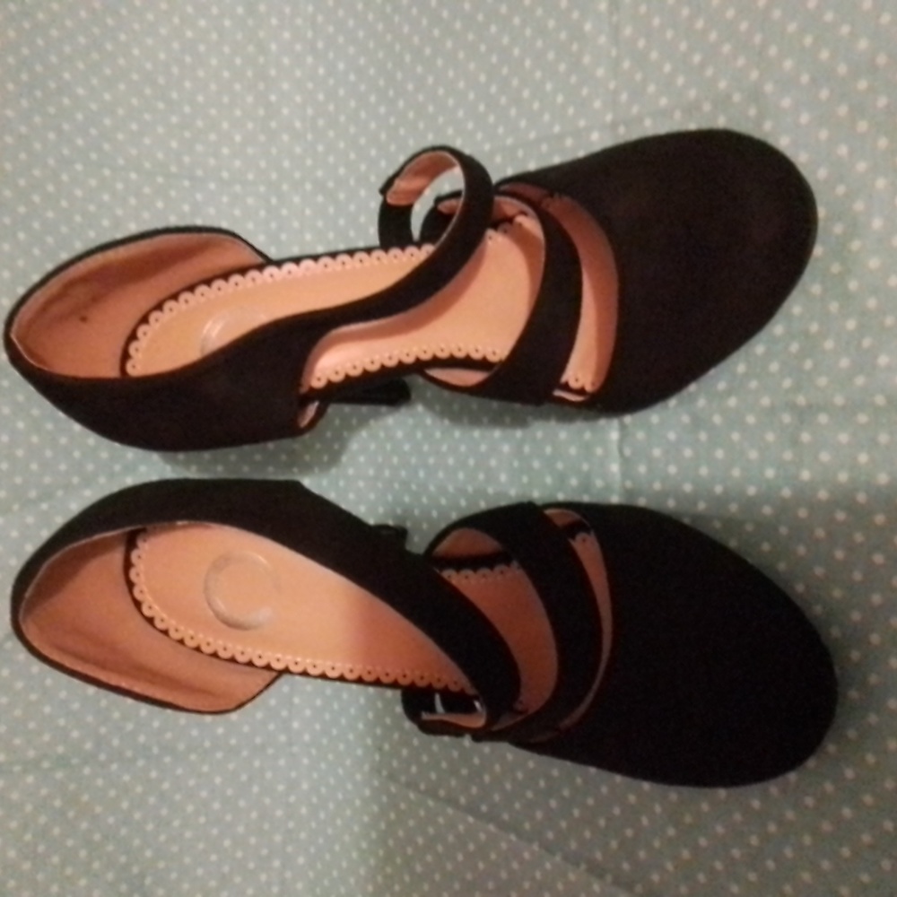 Black leather stelleto from Nordstroms. Sz 6.5 & 7.5